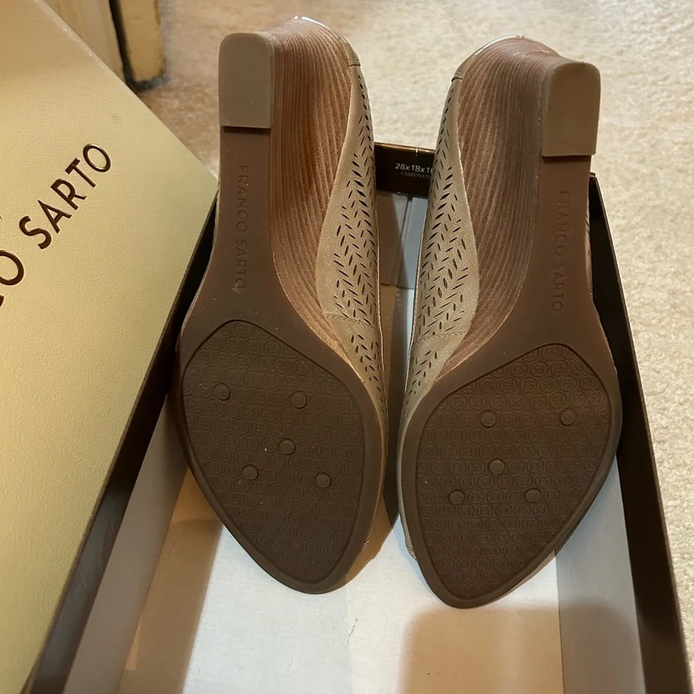 Franco Sarto Wedge Shoe, Size 8.5 - Picture 3 of 6